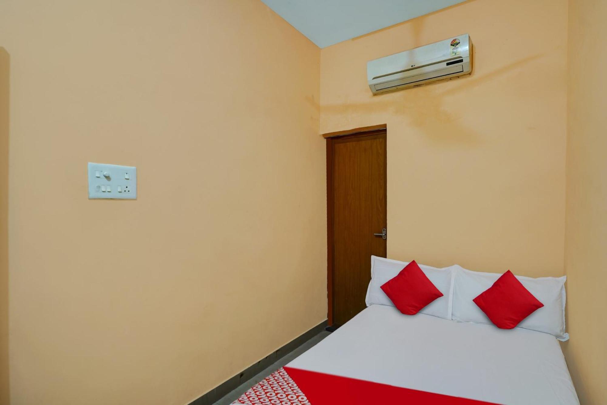 SPOT ON 91925 Lekshmi Rooms&Villas Mavelikara Esterno foto