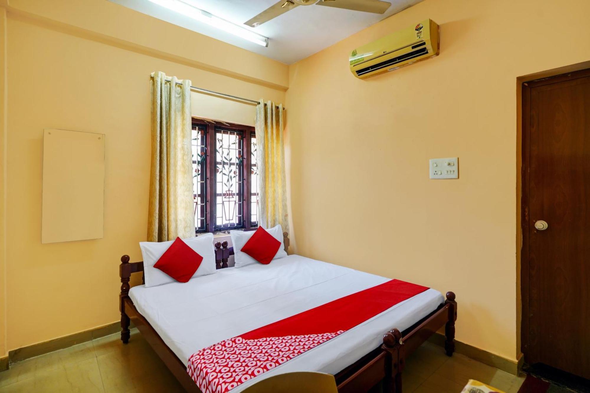 SPOT ON 91925 Lekshmi Rooms&Villas Mavelikara Esterno foto