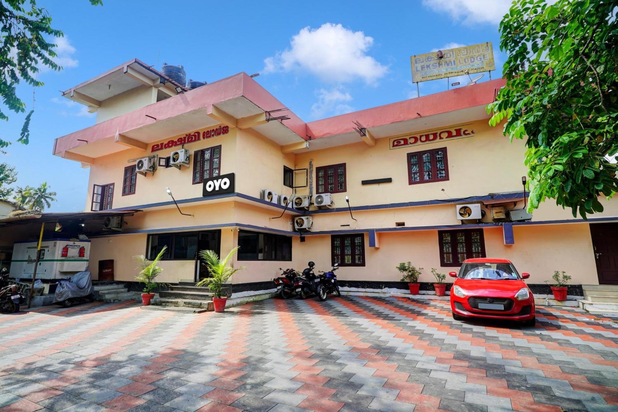 SPOT ON 91925 Lekshmi Rooms&Villas Mavelikara Esterno foto